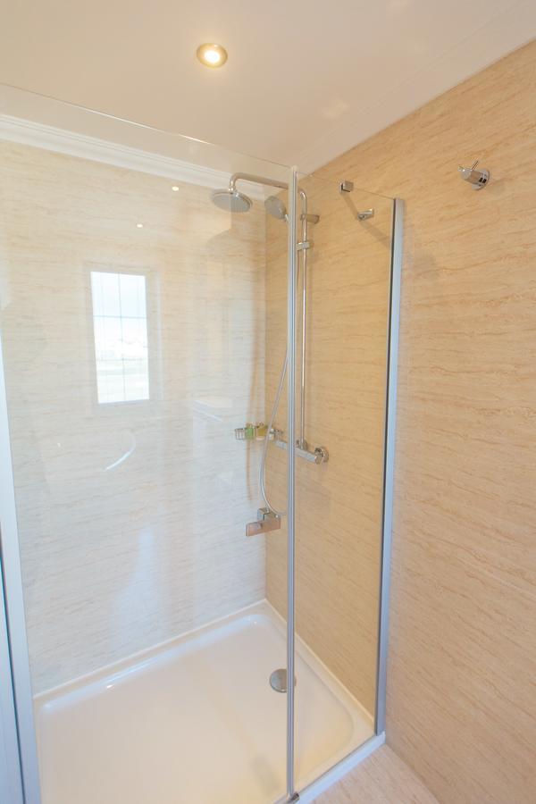 Sultan Palace Hotel อะเตรา ภายนอก รูปภาพ A shower door