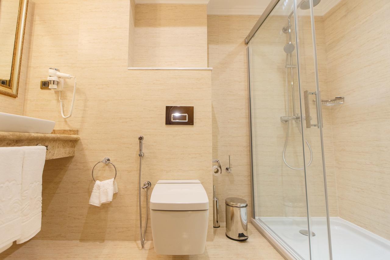 Sultan Palace Hotel อะเตรา ภายนอก รูปภาพ A modern bathroom