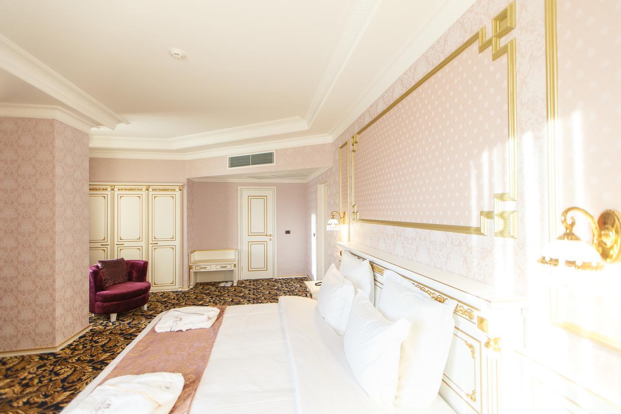 Sultan Palace Hotel อะเตรา ภายนอก รูปภาพ A room at the hotel