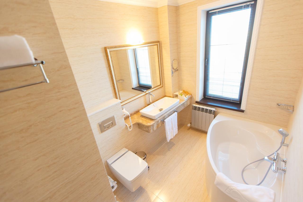 Sultan Palace Hotel อะเตรา ภายนอก รูปภาพ Bathroom