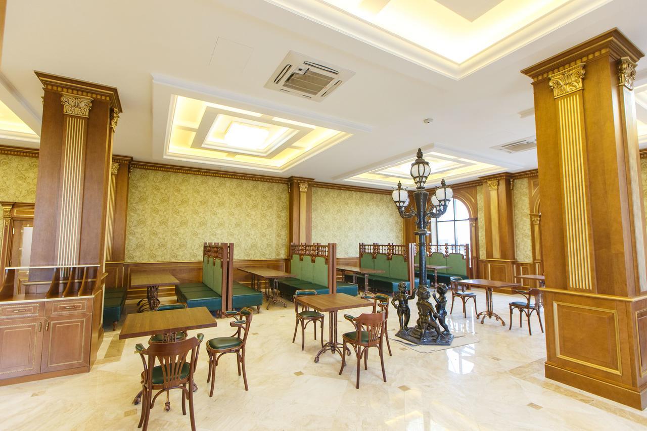 Sultan Palace Hotel อะเตรา ภายนอก รูปภาพ The interior of the restaurant