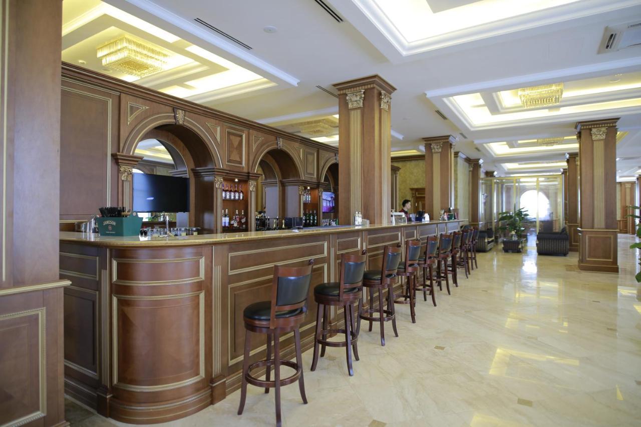 Sultan Palace Hotel อะเตรา ภายนอก รูปภาพ The bar at the hotel
